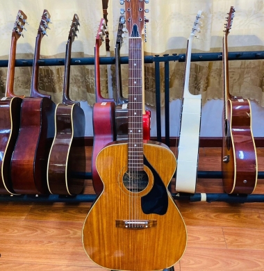 Bán đàn guitar giá rẻ tại Quận Gò Vấp. 0783499814